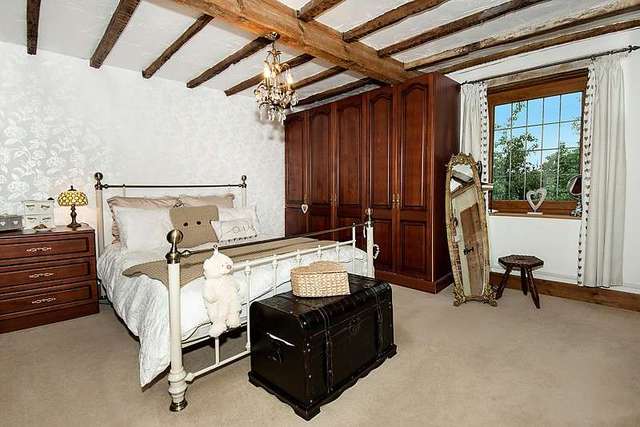  Image of 2 bedroom Cottage for sale in Mill Lane Preston Canterbury CT3 at Mill Lane Preston Canterbury, CT3 1HG