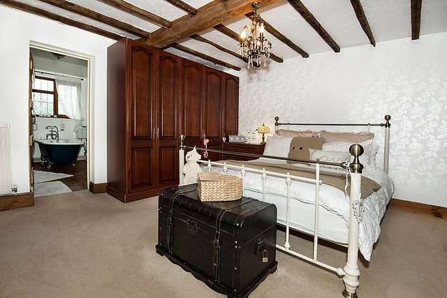  Image of 2 bedroom Cottage for sale in Mill Lane Preston Canterbury CT3 at Mill Lane Preston Canterbury, CT3 1HG