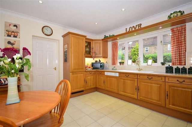  Image of 5 bedroom Detached house for sale in Woodcocks Headcorn Ashford TN27 at Headcorn Kent Headcorn, TN27 9HB