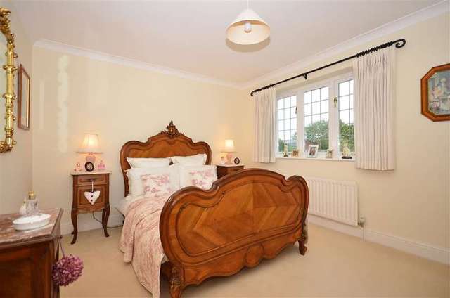  Image of 5 bedroom Detached house for sale in Woodcocks Headcorn Ashford TN27 at Headcorn Kent Headcorn, TN27 9HB