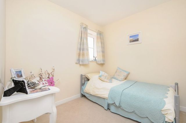  Image of 2 bedroom Flat for sale in Limborough Road Wantage OX12 at Limborough Road  Wantage, OX12 9RE
