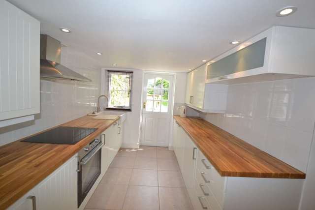  Image of 2 bedroom Cottage for sale in Shirburn Street Watlington OX49 at Shirburn Street  Watlington, OX49 5BT