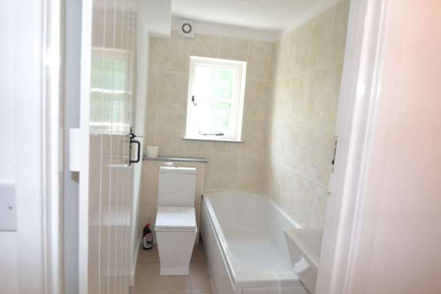  Image of 2 bedroom Cottage for sale in Shirburn Street Watlington OX49 at Shirburn Street  Watlington, OX49 5BT