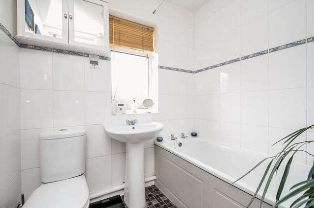  Image of 3 bedroom Semi-Detached house for sale in Warmans Close Wantage OX12 at Warmans Close  Wantage, OX12 9XS