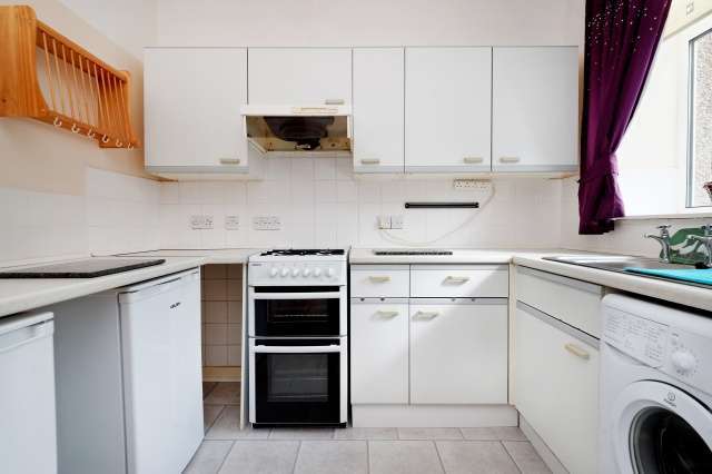  Image of 2 bedroom Bungalow for sale in Beechbank Cottages Harthill Shotts ML7 at Shotts, ML7 5RL