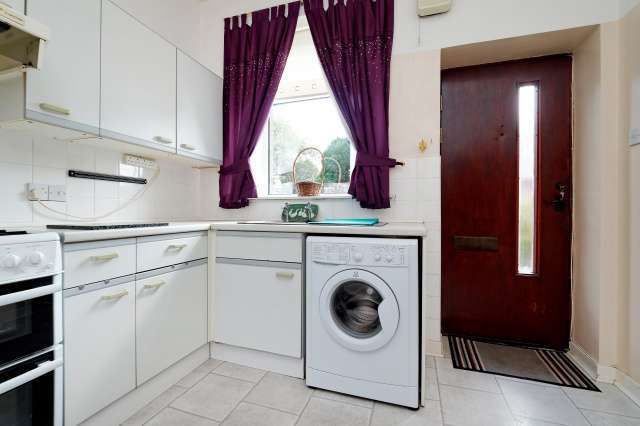  Image of 2 bedroom Bungalow for sale in Beechbank Cottages Harthill Shotts ML7 at Shotts, ML7 5RL