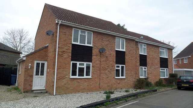  Image of 1 bedroom Apartment to rent in Oxford Close Great Cornard Sudbury CO10 at Great Cornard, CO10 0HN