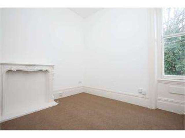  Image of 1 bedroom Flat to rent in Buckland Crescent London NW3 at London, NW3 5DX