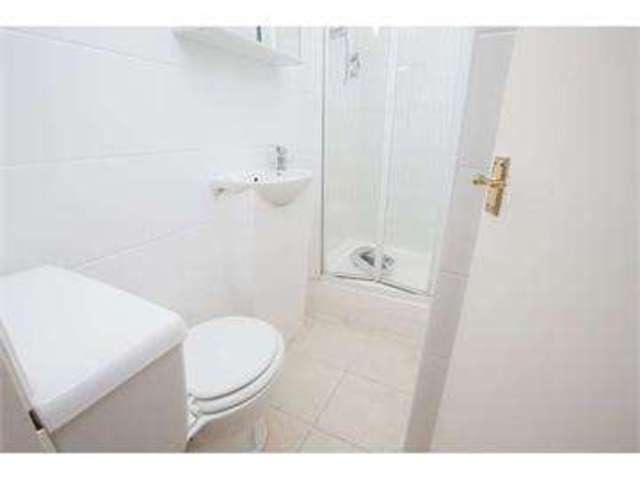  Image of 1 bedroom Flat to rent in Buckland Crescent London NW3 at London, NW3 5DX