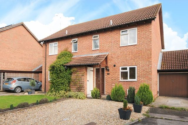  Image of 3 bedroom Semi-Detached house for sale in Warmans Close Wantage OX12 at Warmans Close  Wantage, OX12 9XS