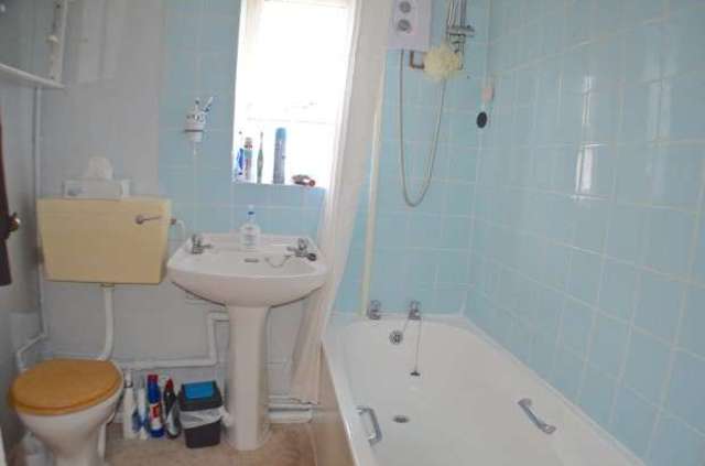  Image of Studio flat for sale in Victoria Drive Eastbourne BN20 at Cornwall Court Victoria Drive Eastbourne, BN20 8QA