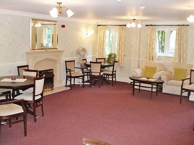  Image of 2 bedroom Retirement Property for sale in Hamlet Court Road Westcliff-on-Sea SS0 at Hamlet Court Road  Westcliff-on-Sea, SS0 7EX
