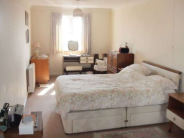  Image of 2 bedroom Retirement Property for sale in Hamlet Court Road Westcliff-on-Sea SS0 at Hamlet Court Road  Westcliff-on-Sea, SS0 7EX