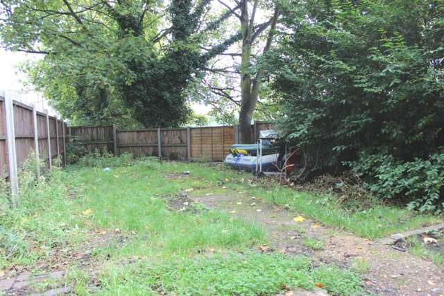  Image of 3 bedroom Semi-Detached house to rent in Regents Row London E8 at Lock Cottage Hackney London, E8 4PN