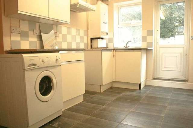  Image of Flat to rent in Montagu Crescent London N18 at Montagu Crescent  London, N18 2HA