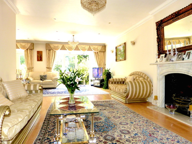  Image of 6 bedroom Detached house for sale in Armitage Road London NW11 at GOLDERS GREEN  LONDON, NW11 8QT