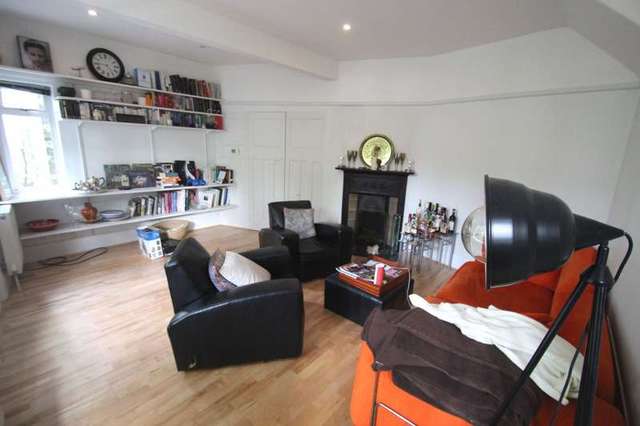  Image of 2 bedroom Cottage to rent in Graham Street London N1 at Graham Street  London, N1 8JY