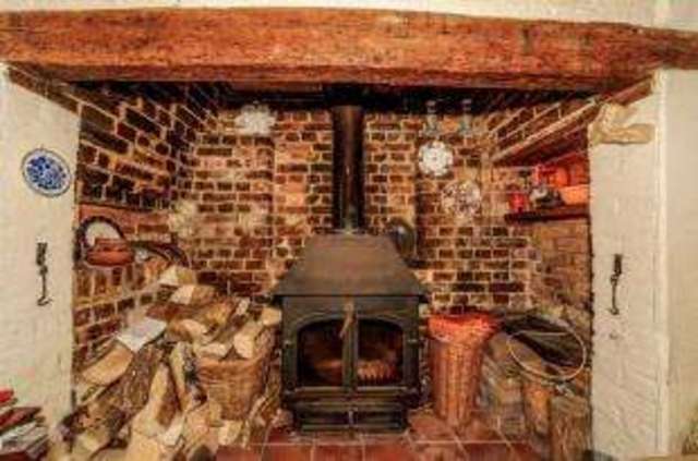  Image of 2 bedroom Detached house for sale in Warehorne Warehorne Ashford TN26 at Warehorne Ashford Warehorne, TN26 2LL