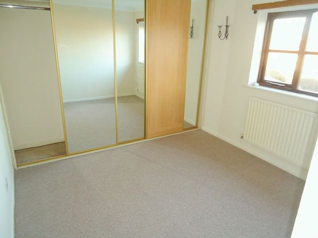  Image of 1 bedroom Flat to rent in Pellfield Court Weston Stafford ST18 at Pellfield Court Weston Stafford, ST18 0JG
