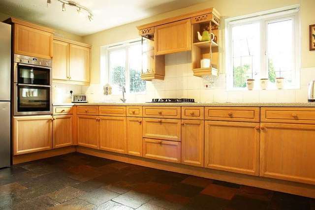  Image of 4 bedroom Detached house for sale in Bishopsgate Walk Rochdale OL16 at Rochdale  Lancashire, OL16 4RR