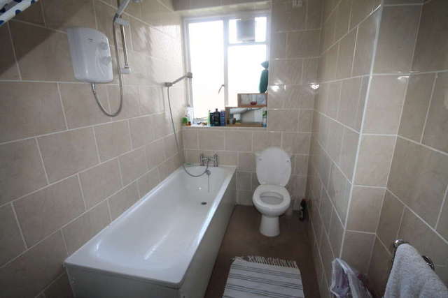  Image of 2 bedroom Flat to rent in Widmore Road Bromley BR1 at Bromley  Kent, BR1 3AF