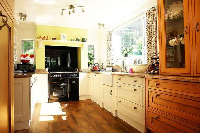  Image of 3 bedroom Detached house for sale in Mount View Road Shaw Oldham OL2 at Shaw Oldham Shaw, OL2 8QE