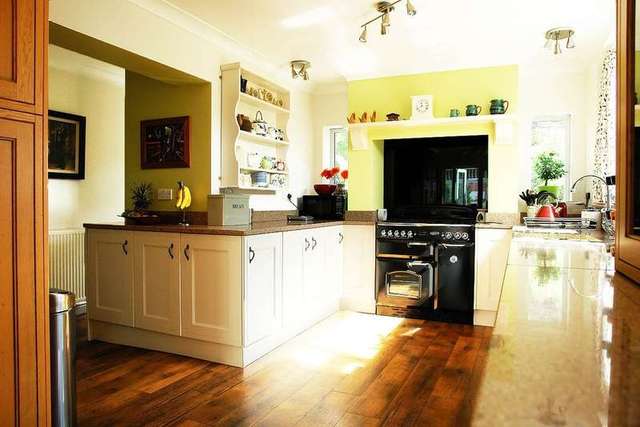  Image of 3 bedroom Detached house for sale in Mount View Road Shaw Oldham OL2 at Shaw Oldham Shaw, OL2 8QE