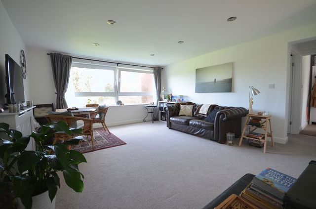  Image of 2 bedroom Flat for sale in Airedale Court Chester Avenue Poulton-Le-Fylde FY6 at Chester Avenue  Poulton-Le-Fylde, FY6 7SG