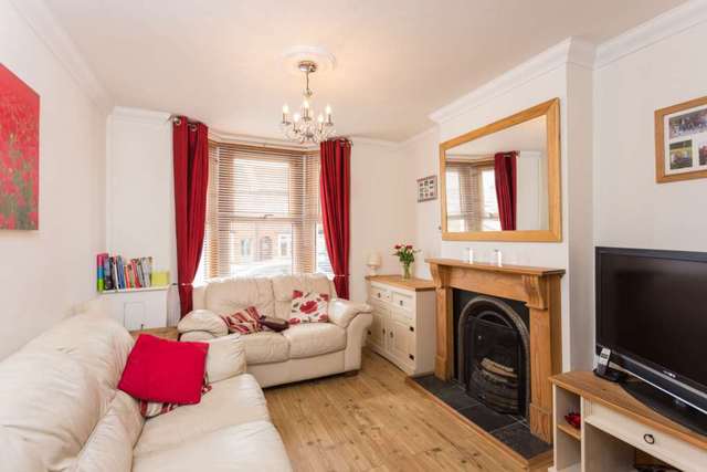  Image of 3 bedroom Semi-Detached house for sale in Kingsland Road Hemel Hempstead HP1 at Kingsland Road  Hemel Hempstead, HP1 1QD