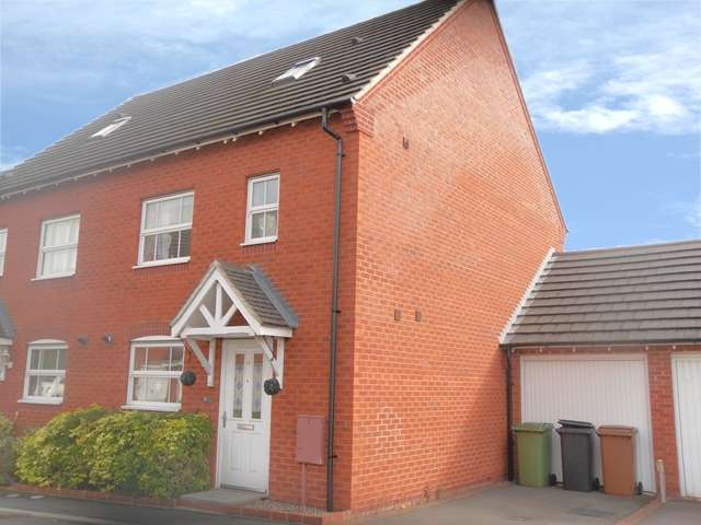  Image of 4 bedroom Detached house to rent in Mosel Close Wellingborough NN8 at Mosel Close  Wellingborough, NN8 2QW