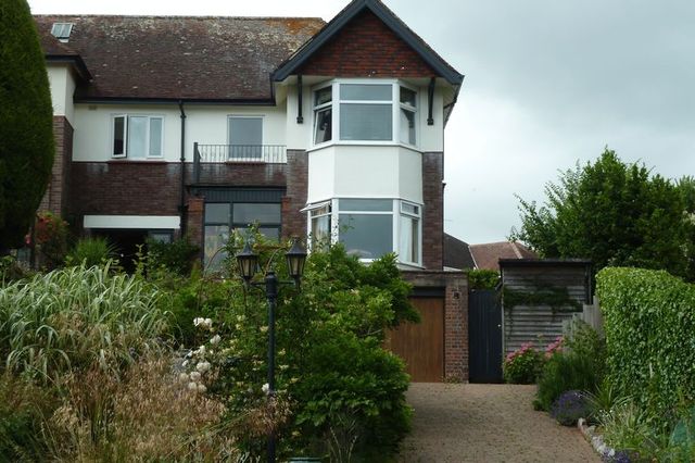  Image of 4 bedroom Semi-Detached house to rent in Clennon Rise Paignton TQ4 at Clennon Rise  Paignton, TQ4 5HG