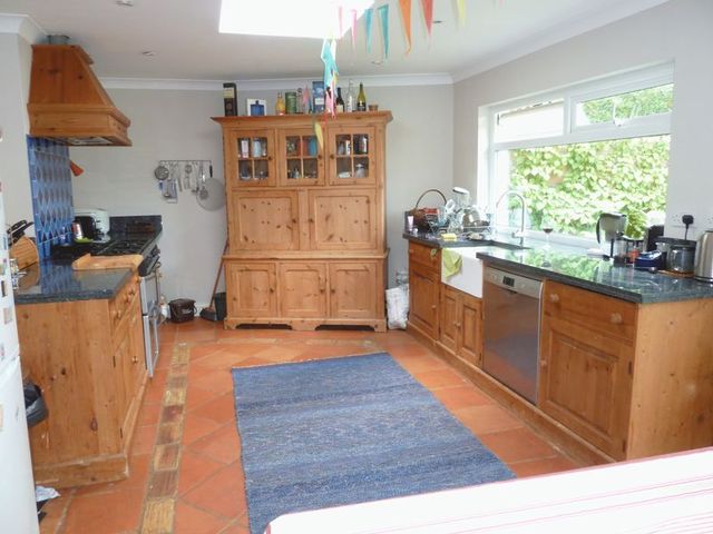  Image of 4 bedroom Semi-Detached house to rent in Clennon Rise Paignton TQ4 at Clennon Rise  Paignton, TQ4 5HG