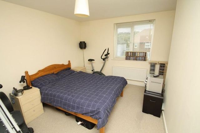  Image of 1 bedroom Flat for sale in Abbey Barn Road High Wycombe HP11 at Abbey Barn Road  High Wycombe, HP11 1NW