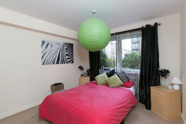  Image of 2 bedroom Flat to rent in Albion Gardens Edinburgh EH7 at Lochend Edinburgh Edinburgh, EH7 5NP