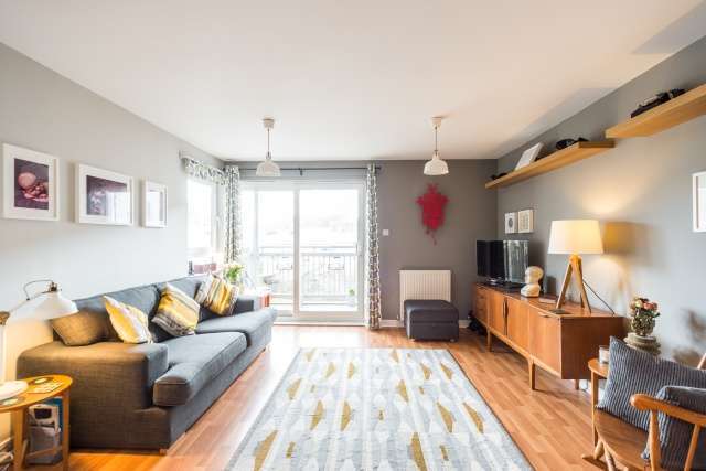  Image of 2 bedroom Flat for sale in Albion Gardens Edinburgh EH7 at Edinburgh, EH7 5NP