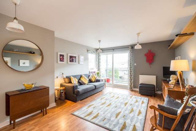  Image of 2 bedroom Flat for sale in Albion Gardens Edinburgh EH7 at Edinburgh, EH7 5NP
