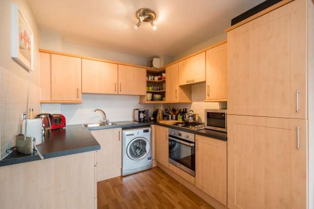 Image of 2 bedroom Flat for sale in Albion Gardens Edinburgh EH7 at Edinburgh, EH7 5NP