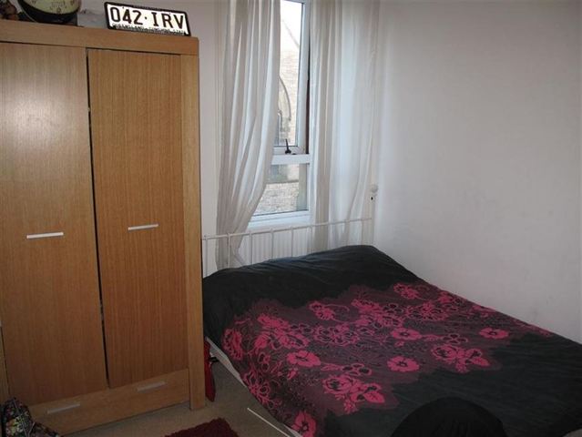  Image of 2 bedroom Flat to rent in Albion Road Edinburgh EH7 at Lochend Edinburgh Edinburgh, EH7 5QU