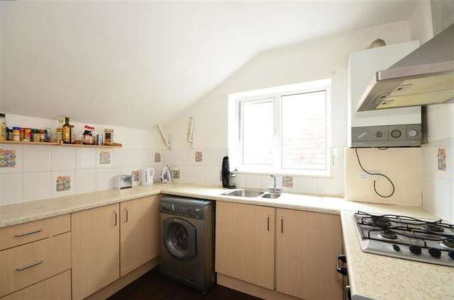  Image of 2 bedroom Flat for sale in Alhambra Road Southsea PO4 at Southsea Hampshire Southsea, PO4 0RT