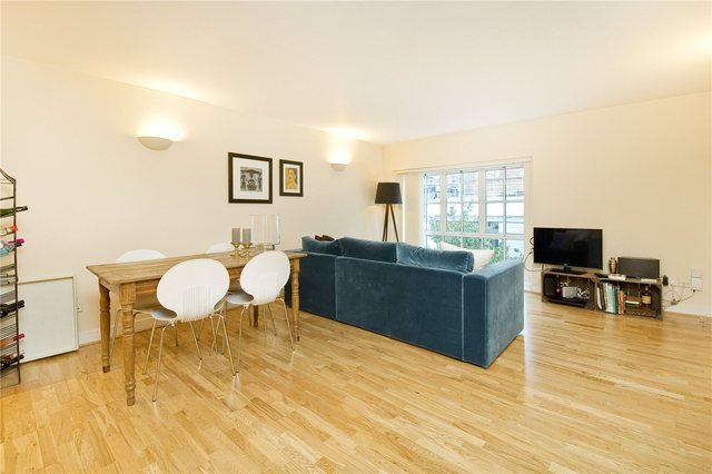  Image of 1 bedroom Flat to rent in Almeida Street London N1 at London  Islington, N1 1AD