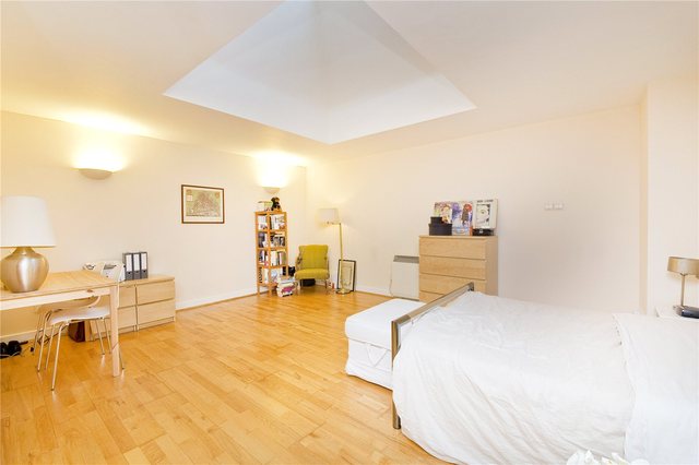  Image of 1 bedroom Flat to rent in Almeida Street London N1 at London  Islington, N1 1AD