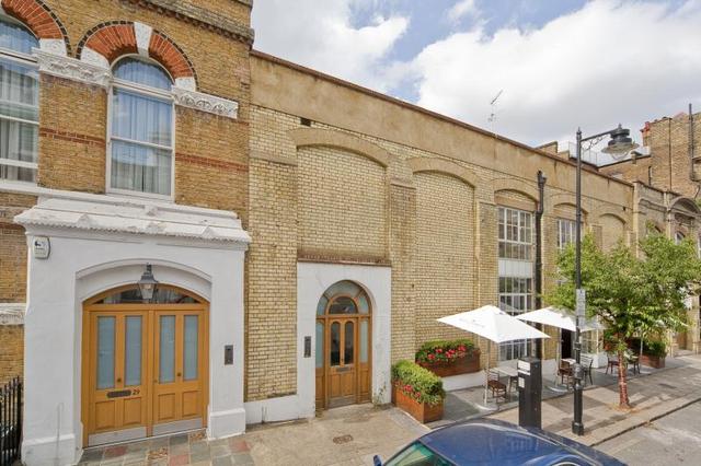  Image of 1 bedroom Flat to rent in Almeida Street London N1 at London  Islington, N1 1AD