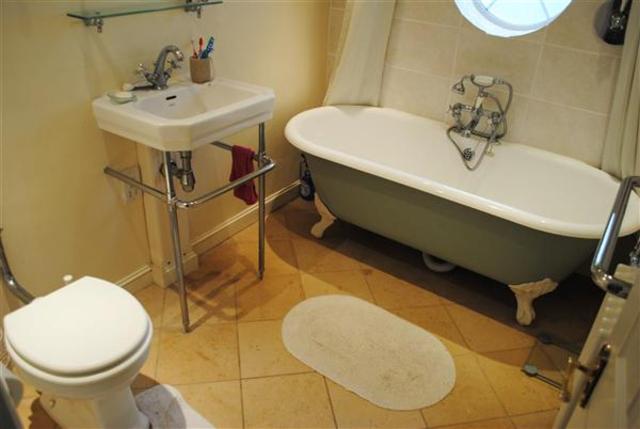  Image of 3 bedroom Terraced house to rent in Armstrong Close Pinner HA5 at Eastcote, HA5 2LA