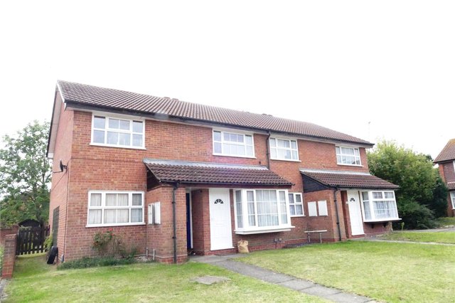  Image of 2 bedroom Maisonette for sale in Armstrong Way Woodley Reading RG5 at Woodley Reading Woodley, RG5 4NW