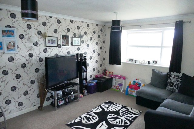  Image of 2 bedroom Maisonette for sale in Armstrong Way Woodley Reading RG5 at Woodley Reading Woodley, RG5 4NW