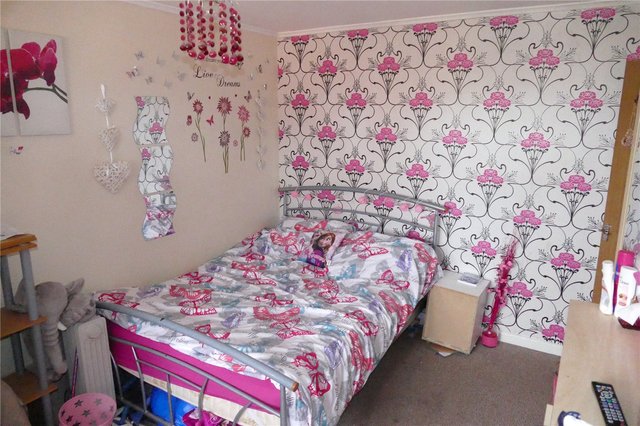  Image of 2 bedroom Maisonette for sale in Armstrong Way Woodley Reading RG5 at Woodley Reading Woodley, RG5 4NW