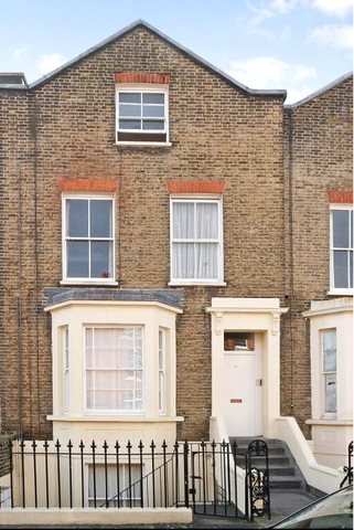  Image of 1 bedroom Flat to rent in Arundel Terrace London SW13 at Arundel Terrace  London, SW13 8DP