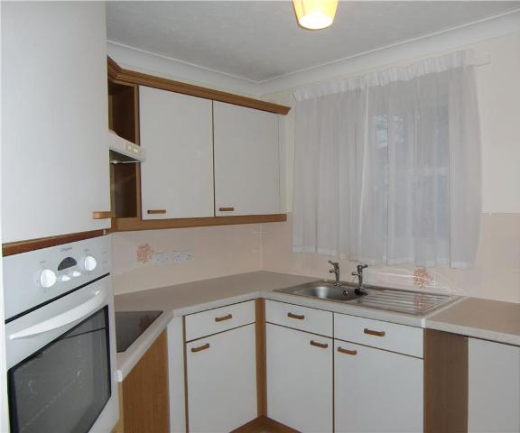  Image of 1 bedroom Apartment to rent in The Avenue Taunton TA1 at Avongrove Court Staplegrove Road Taunton, TA1 1TL