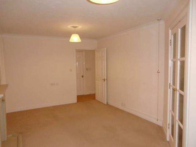  Image of 1 bedroom Apartment to rent in The Avenue Taunton TA1 at Avongrove Court Staplegrove Road Taunton, TA1 1TL