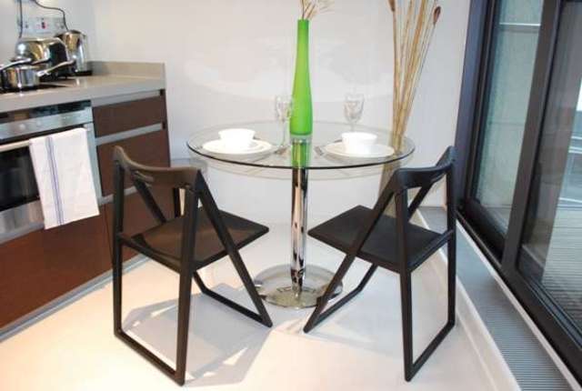  Image of Flat to rent in Baltimore Wharf London E14 at London, E14 9EQ
